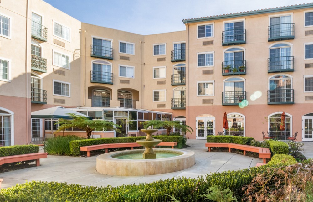 Carlton Senior Living Fremont Courtyard
